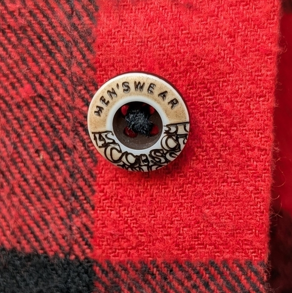 Classic buffalo plaid shirt, no brand, size small. - Picture 7 of 9